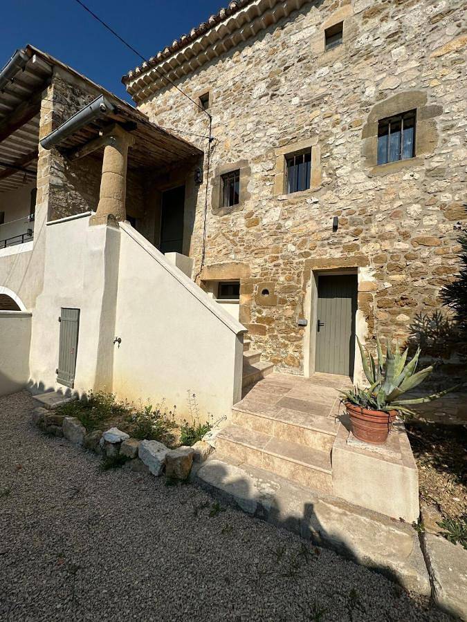 Maison provençale-piscine-jardin clôturé-8 pers in Collorgues, Région de Nîmes