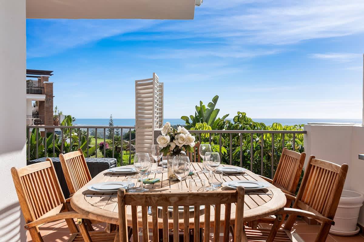 Entire apartment, Sunny balcony with pool by Costarentals in Los Arqueros Golf and Country Club, Benahavís