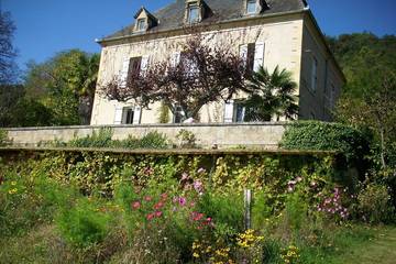 Location de vacances pour 13 personnes, avec piscine et jardin à Calviac-en-Périgord