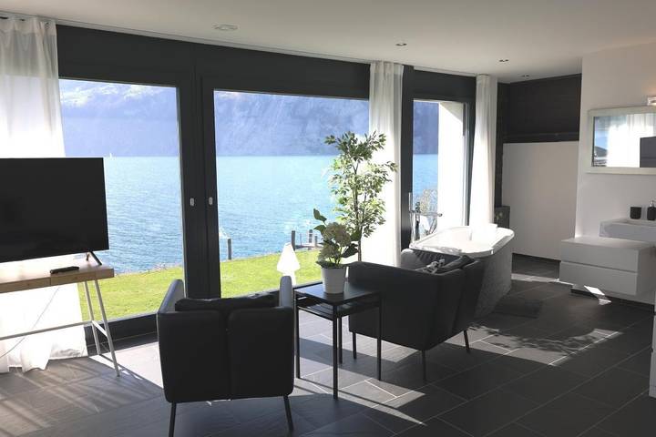 Ferienhaus für 10 Personen, mit Garten und Terrasse sowie Whirlpool, mit Haustier im Uri