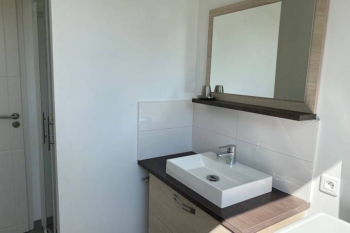 Gîte pour 4 personnes, avec terrasse et jardin dans Plage du Boisvinet - 4