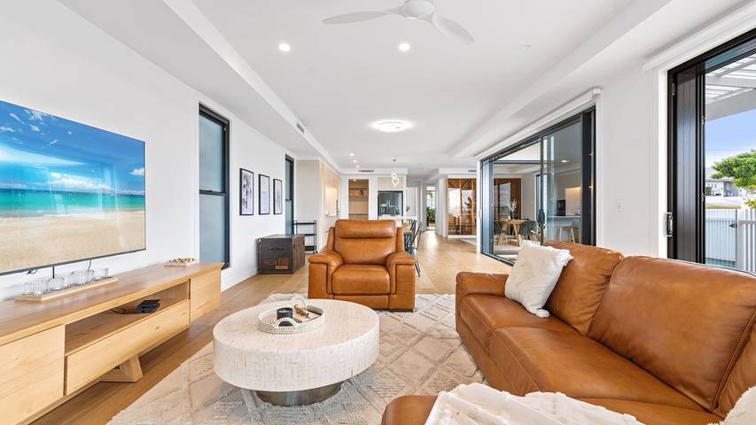 Holiday letting for 8 people, with pool and balcony/terrace in Brisbane