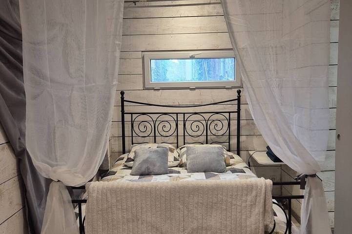 Apartamento entero, Marin Apartment: Sleeps 2, first floor, Wi-Fi in Saint-Gaudens, Alto Garona