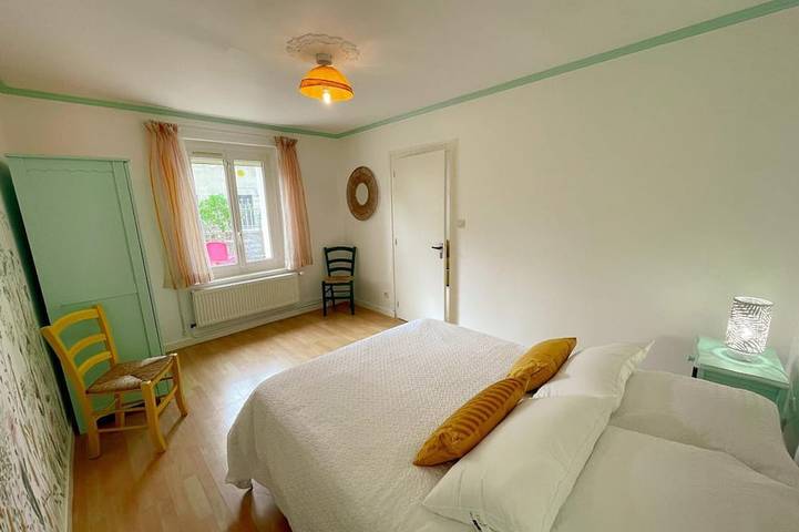 Gîte pour 8 personnes, avec jardin, animaux acceptés à Lignières-de-Touraine - 4