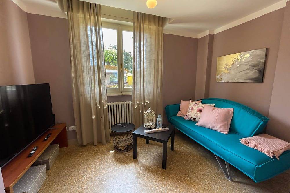 Ganze Wohnung, Tirrenia • 250m from the Beach • House with Terrace and Garden in Tirrenia, Pisa