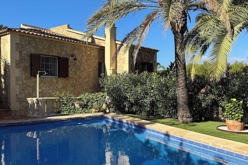 Finca for 4 People in Las Tres Velas, Calvià