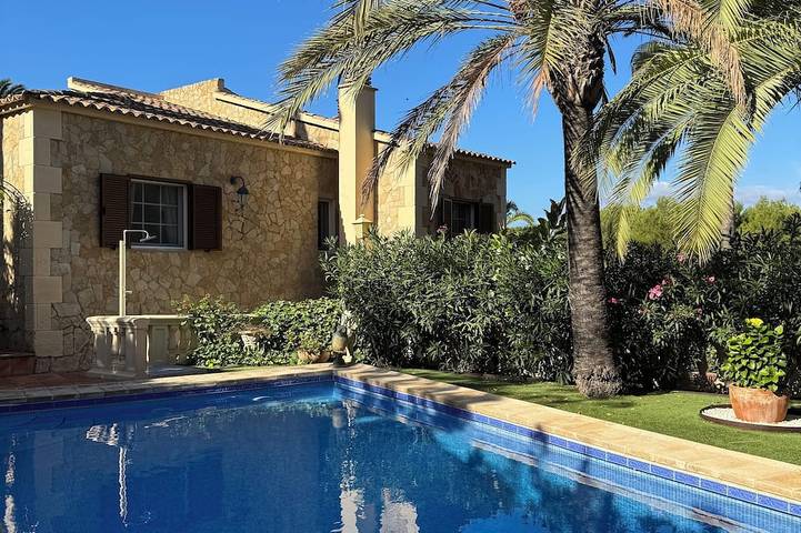 Maison de vacances pour 4 personnes, avec Terrasse ainsi que Jardin et Piscine à Santa Ponsa