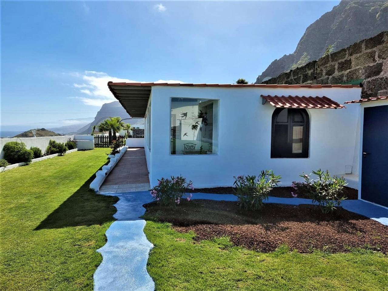 Ganze Wohnung, Ferienwohnung 'Mariposas - Sol' mit Meerblick, Gemeinschaftspool und Wlan in San Bernardo, Los Silos