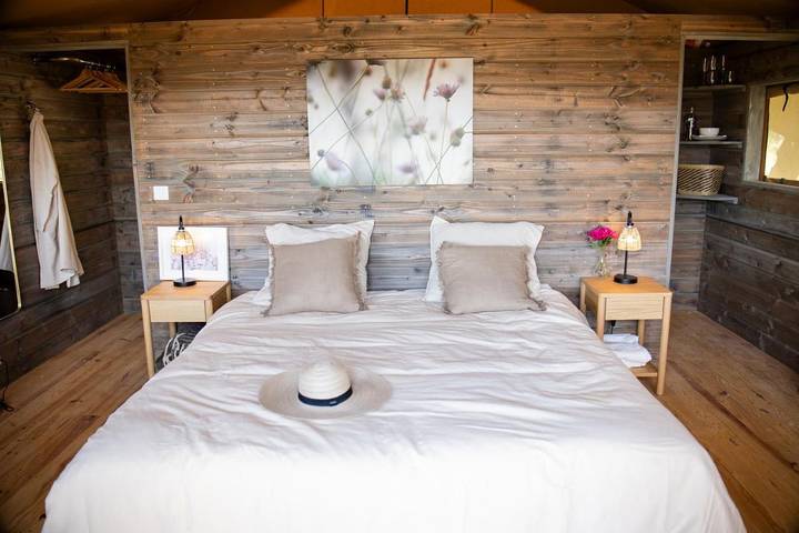 Gîte pour 2 personnes, avec Jacuzzi et Terrasse ainsi que Jardin et Vue à Montjustin