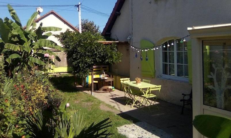Location de vacances pour 4 personnes, avec jardin ainsi que terrasse et vue à Fourchambault - 3