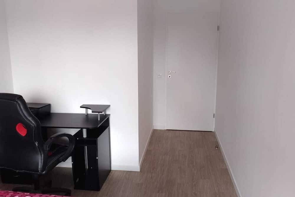 Apartamento entero, 13 m2 high-standard room in a homestay in Choisy-le-Roi, Valle del Marne