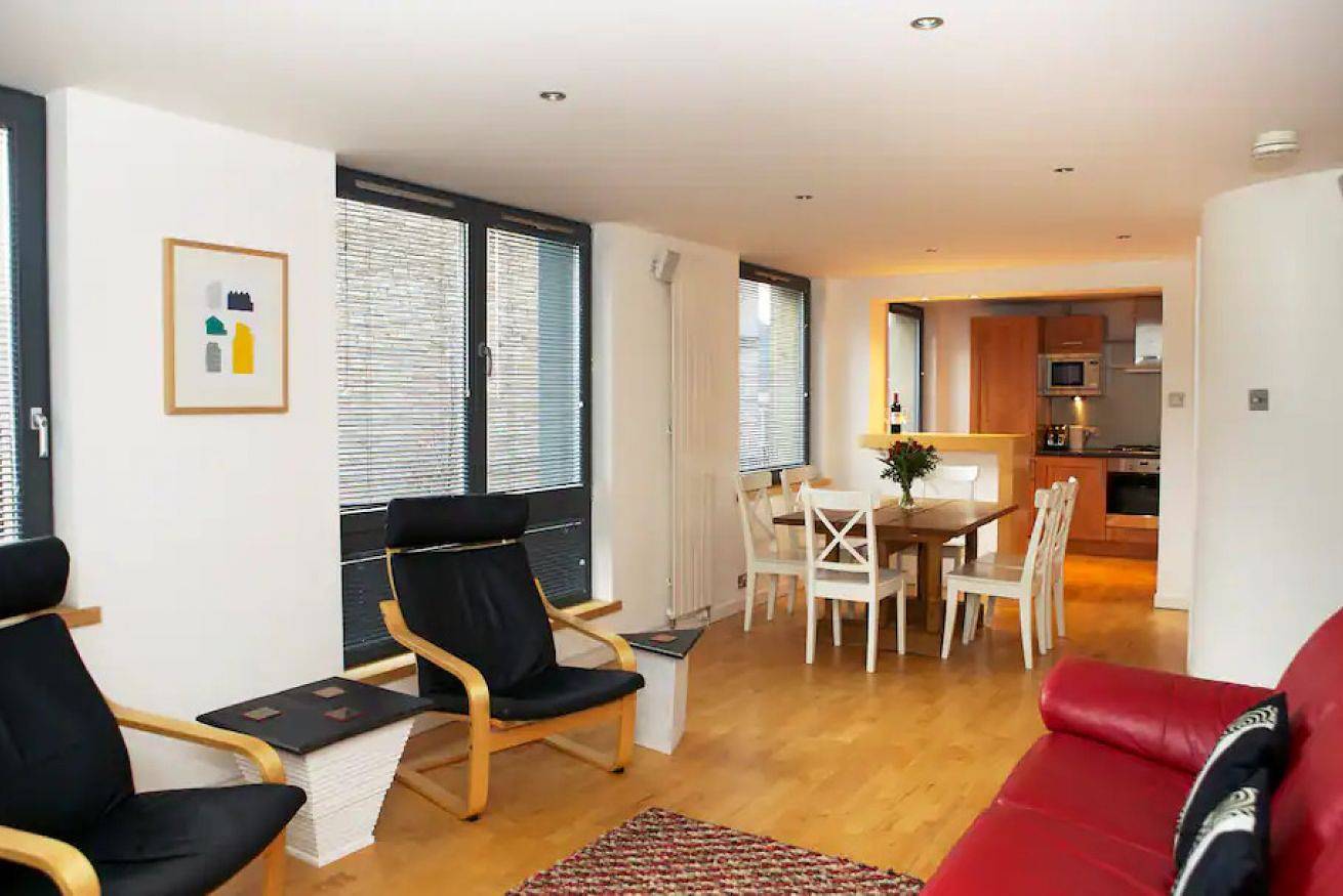 Apartamento entero, Inviting Flat with Parking in Canonmills in Edimburgo, Lothian