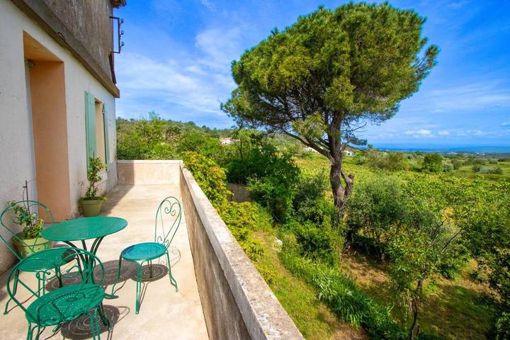 Location de vacances pour 4 personnes, avec Balcon ainsi que Terrasse et Vue à Boutenac - 2