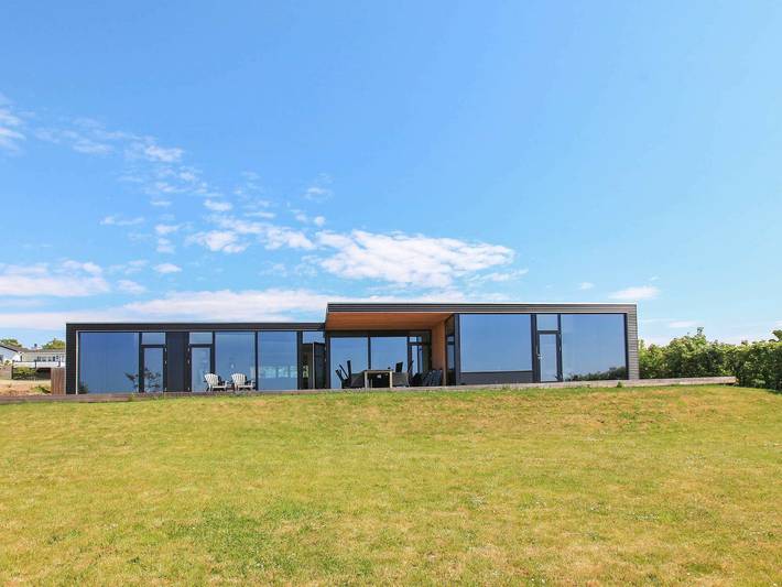 Ferieudlejning for 8 personer, med terrasse, børnevenlig i Halsnæs