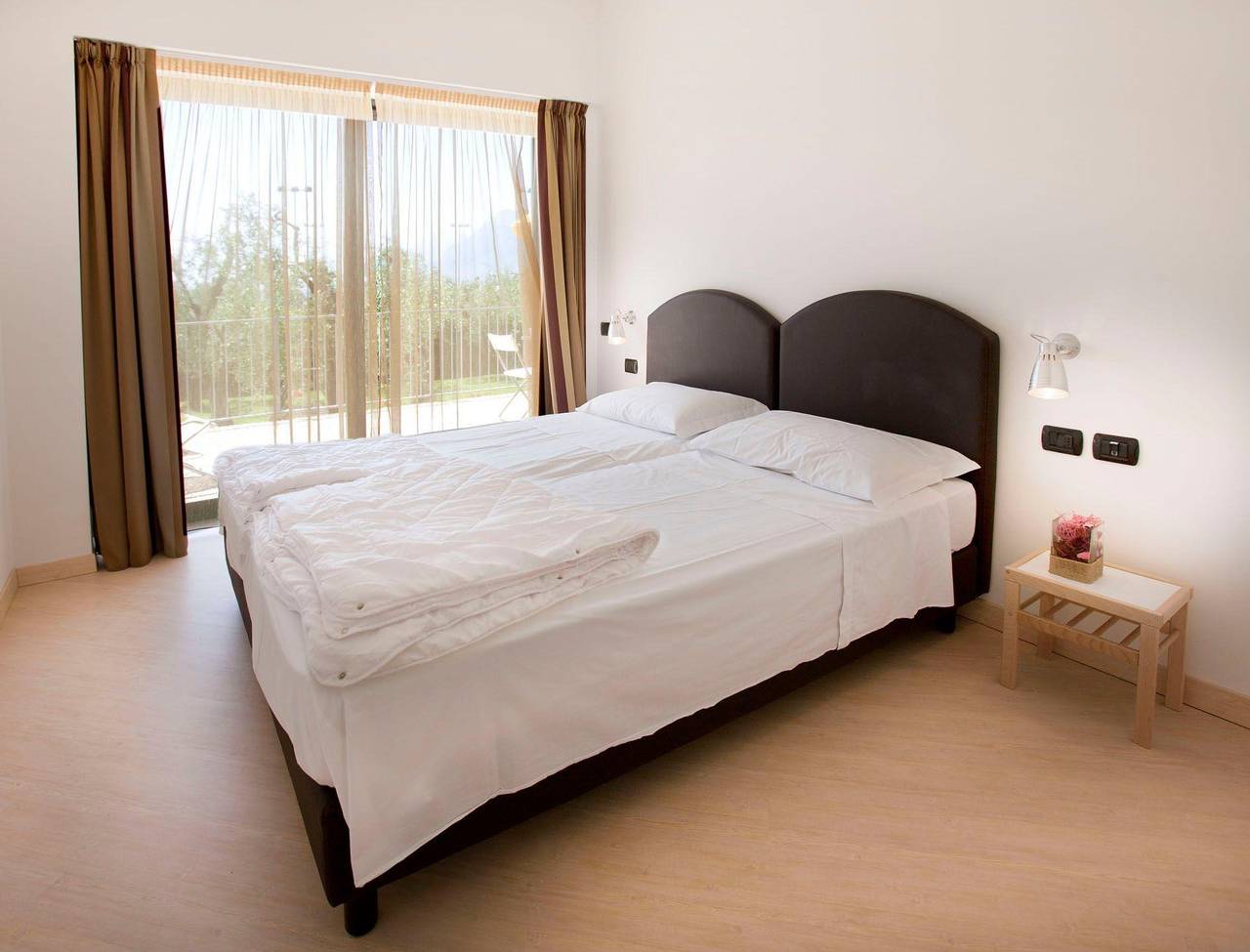 Entire holiday apartment, Three-room apartment with partial lake view in Malcesine, Garda Mountains
