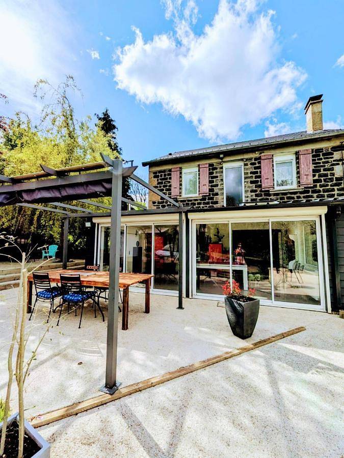Location de vacances pour 8 personnes, avec Terrasse à Mazet-Saint-Voy