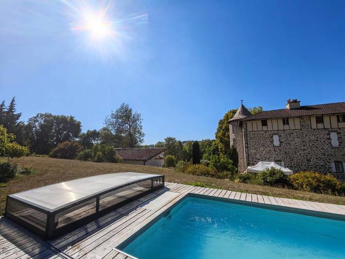 Chambre d’hôte pour 4 personnes, avec Terrasse et Jardin ainsi que Piscine et Vue dans le Cantal - 2
