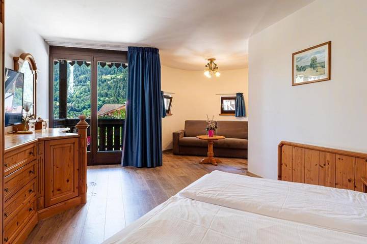 Hôtel pour 2 personnes, avec Balcon et Terrasse ainsi que Jardin et Sauna à Transacqua - 4