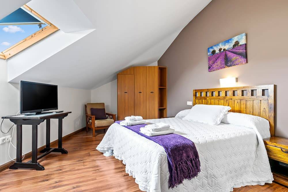 Apartamento entero, Apartamento 'Cetareas 2 - Duplex' con jardín privado y Wi-Fi in Ribadeo, Rías Altas