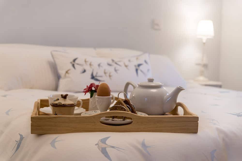 Luxury holiday cottage near to historic Beverley, Wolds & Yorkshire coast in Brandesburton, East Riding of Yorkshire
