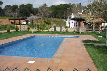 Casa rural para 15 personas, con jardín en Riudarenas