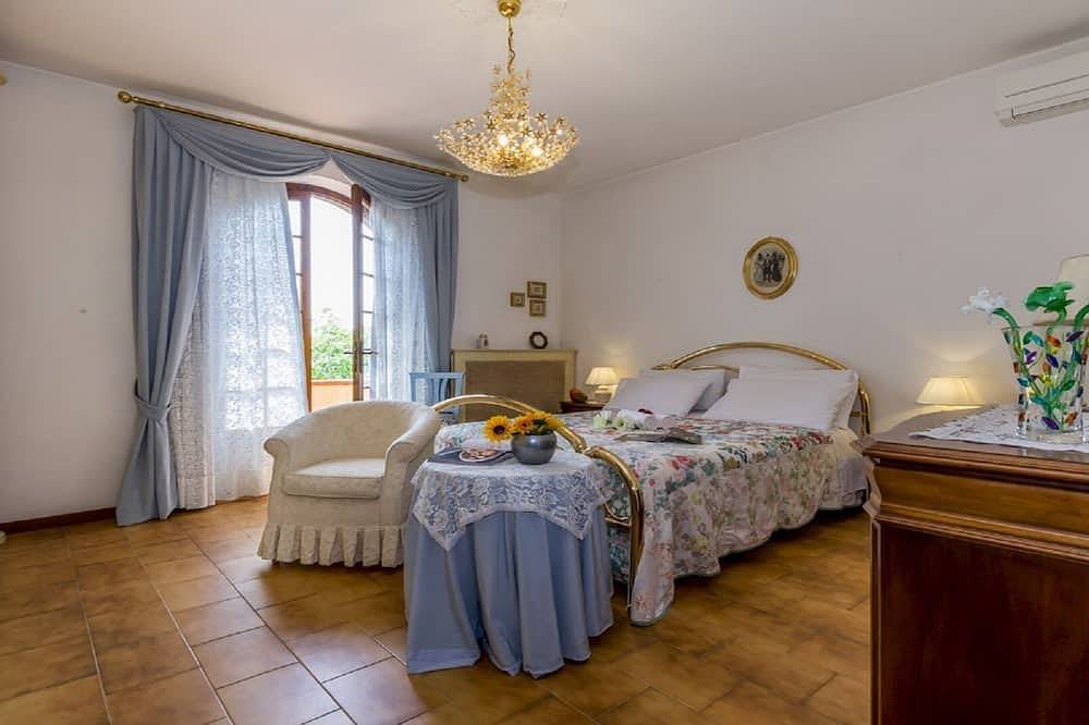 Schöne Villa in einem eleganten Forte dei Marmi - schöner Garten - 8 Personen in Forte dei Marmi, Italienische Riviera