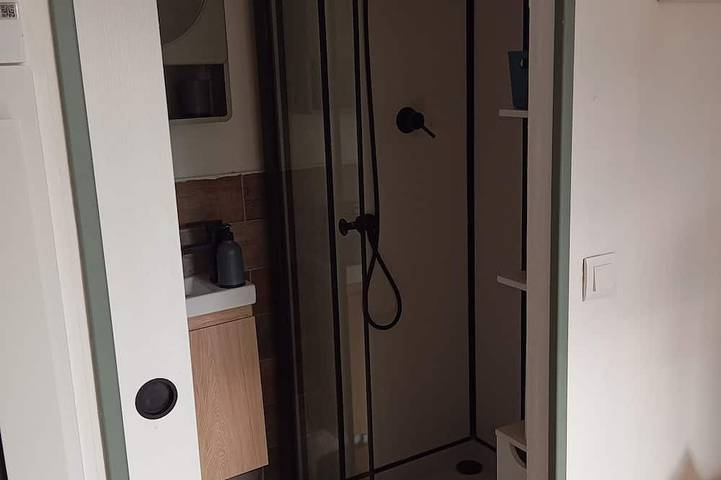 Gemütliches Zimmer 15 Minuten von Paris-Orly mit Bad und privater Terrasse in Choisy-le-Roi, Val-de-Marne