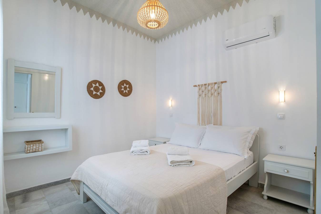 Entire apartment, Cozy Ground Floor Double Apartment with Garden View in Cyclades
