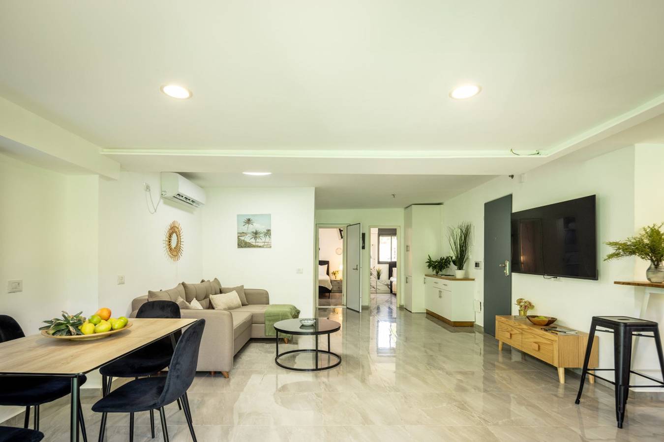 Entire apartment, Bahai Gardens Serenity Apartment in Haifa, Haifa District