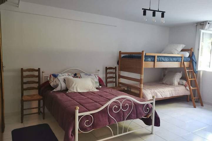 Gîte pour 8 personnes, avec jardin à Saint-Affrique - 4