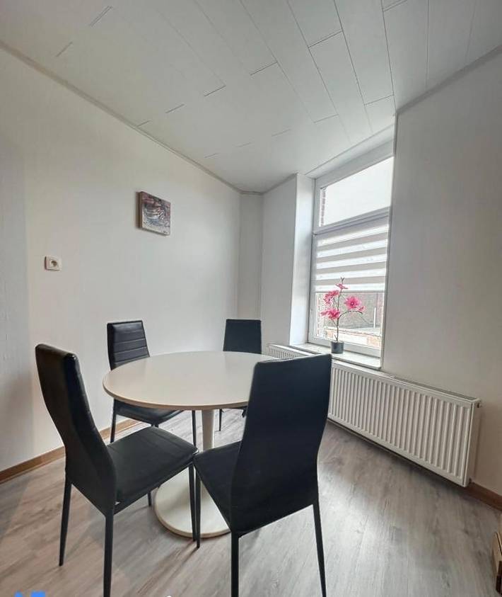 Gîte pour 6 personnes, animaux acceptés dans Aéroport de Charleroi Bruxelles Sud Gosselies