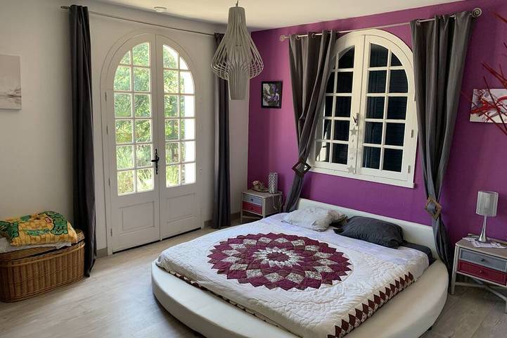 Location de vacances pour 14 personnes, avec jardin et terrasse, animaux acceptés dans Plage des Conches - 2