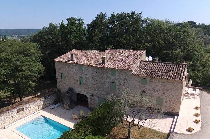 Agriturismo pour 9 personnes, avec jardin ainsi que piscine et sauna
