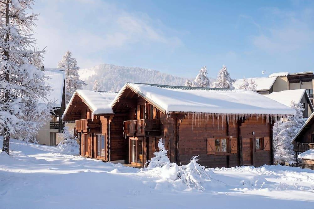 Casa-Forêt Blanche, splendide chalet in Station de Risoul, Risoul