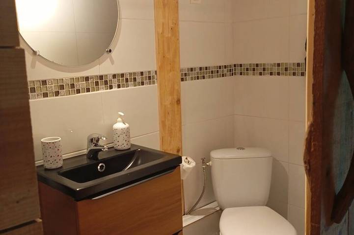 Gîte pour 2 personnes, avec jardin ainsi que terrasse et jacuzzi à Saint-Justin - 4