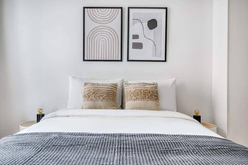 Entire apartment, Blueground | Levallois Perret, nr dining in Levallois-Perret, Hauts-de-Seine