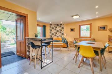 Rustico per 4 Persone in Saint-Antoine-l'Abbaye, Isère, Foto 2