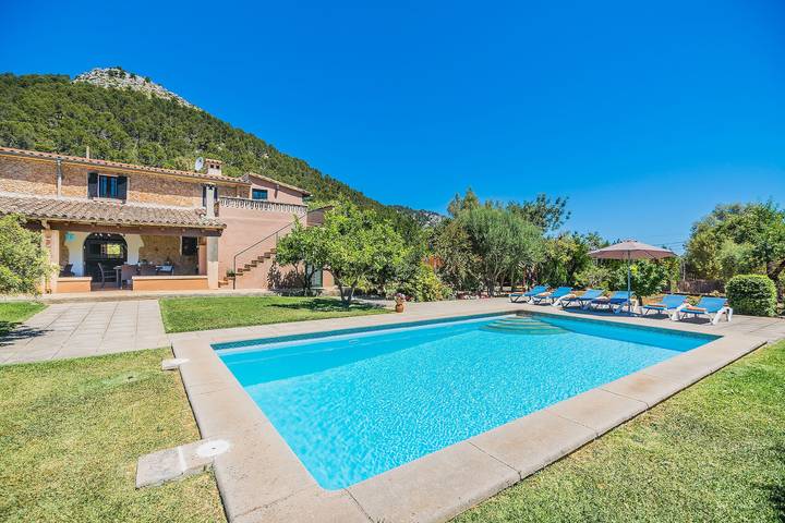 Villa Cati mit Blick aufs Land, Pool, Garten, Klimaanlage und WLAN in Torrent de la Vall d'en Marc, Pollença