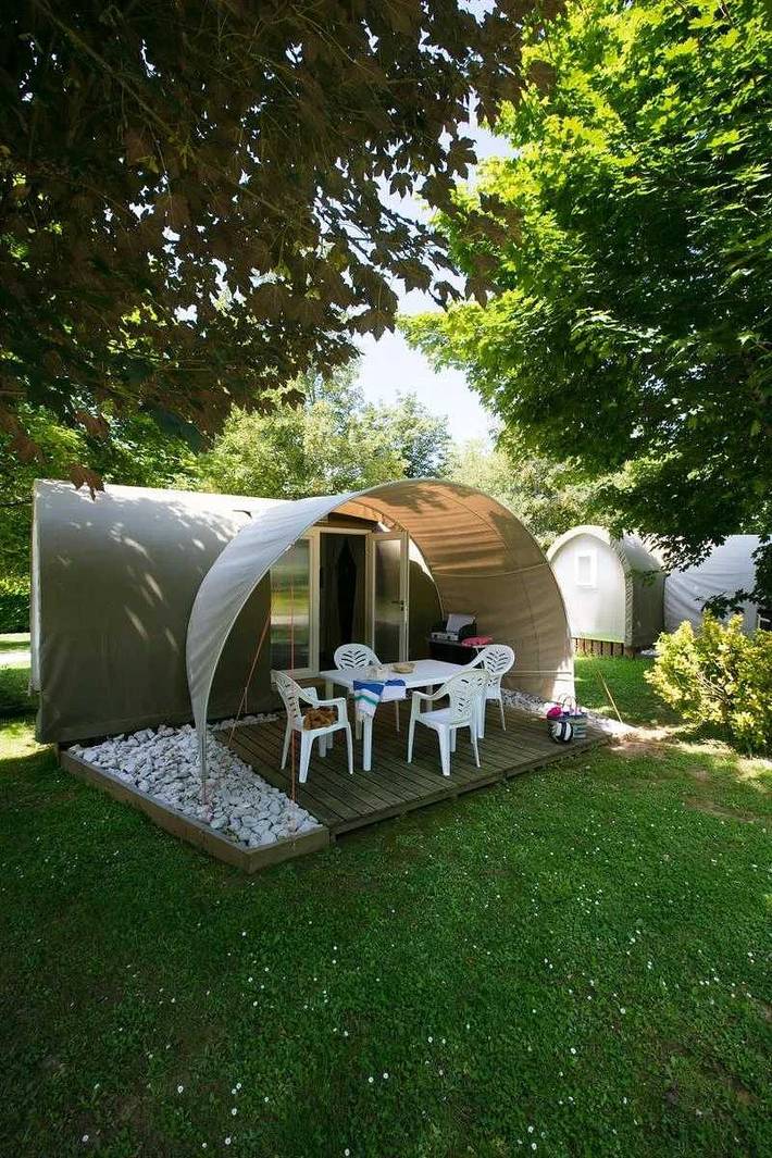 Tente pour 4 personnes, avec bassin pour enfant dans le Lot