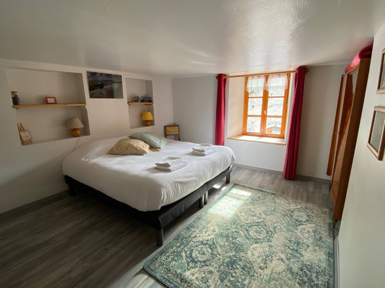 3 grandes chambres, 2 à 5 pers., avec bain norvégien - Chambre Tanière in Névache, Région de Briançon