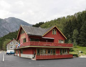 Gîte pour 2 personnes, avec terrasse et jardin dans Eidfjord