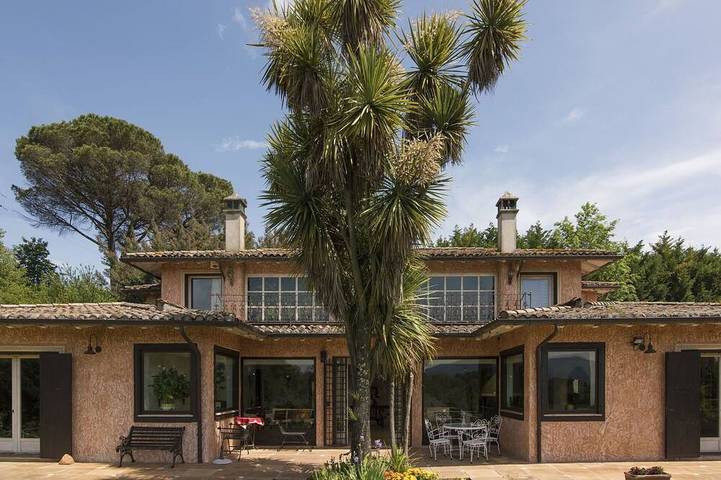 Casa vacanza per 14 persone, con giardino e piscina nonché sauna e idromassaggio, con animali domestici in Genazzano