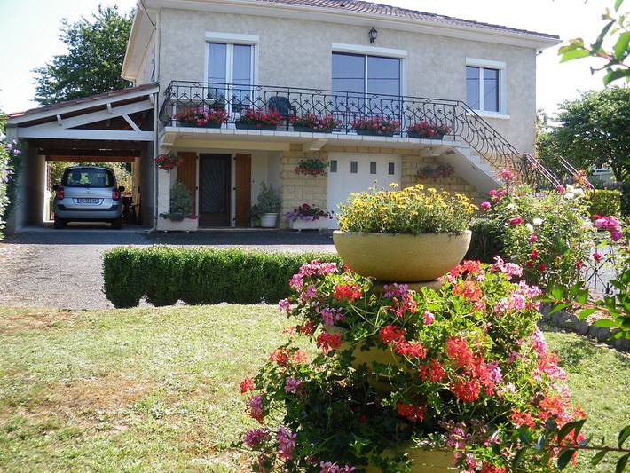 Gîte pour 3 personnes, avec jardin et balcon à Lanquais