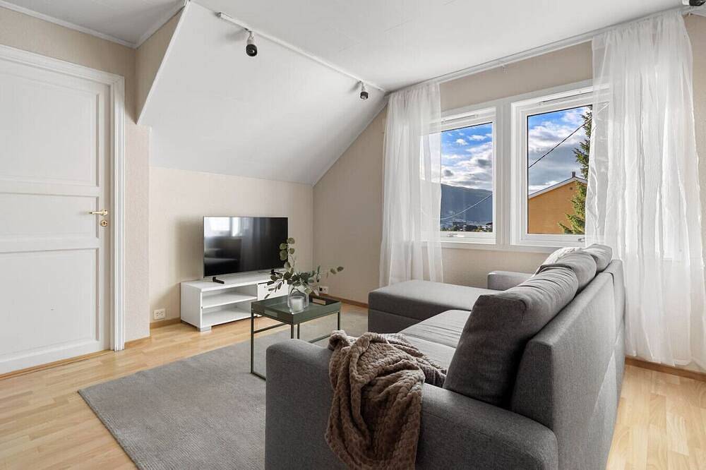 Entire apartment, Basecamp Dramsvegen – South Loft Retreat in Tromsø