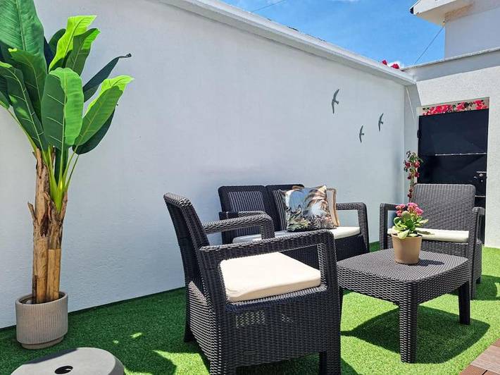 Gîte pour 4 personnes, avec terrasse dans Darque
