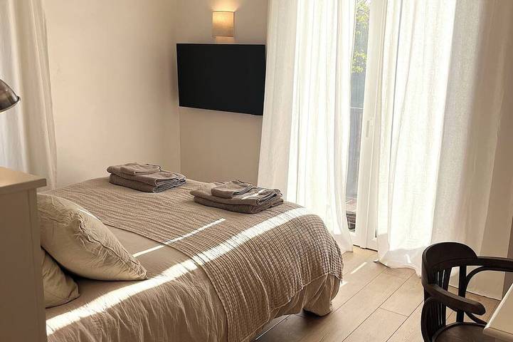 Le Clos des Berges de l’Ain – Maison 8/10 pers avec piscine en bord de rivière - in Charnoz-sur-Ain, Ain