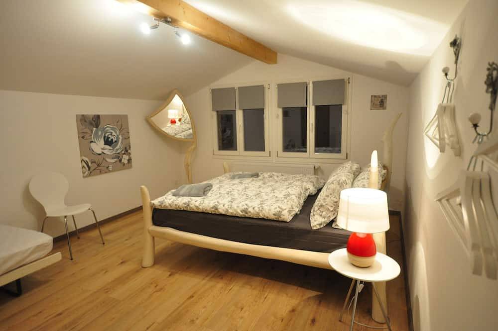 Ganze Wohnung, Familienapartment mit Seeblick. 12 Personen, Ringgenberg-Brienzersee, 4 km nach Interlaken in Ringgenberg, Berner Oberland