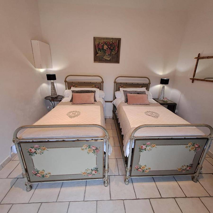 Chambres d hotes near Mâcon with secure Parking in Grièges, Région de Bourg-en-Bresse