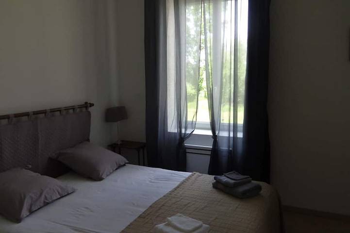4 **** casa turistica arredata in proprietà 1ha2, piscina riscaldata e stagno in Anglade, Blaye e dintorni
