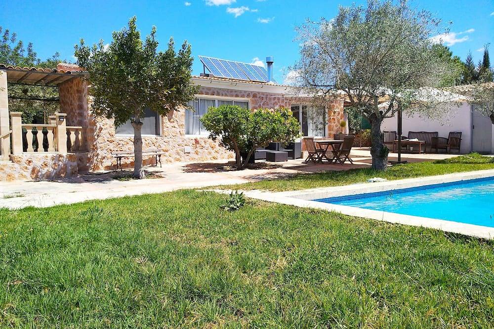 Private farm, wifi, private pool, barbecue, 13 minutes from the beach in Llucmajor, South Majorca